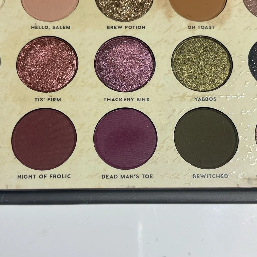 NIB ColourPop Gather Round Sisters Eyeshadow Palette